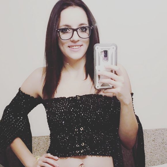 Meet your Posher, Cassandra - Picture 1 of 1